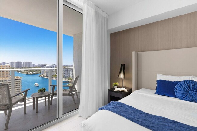 Building Photo - 4010 S Ocean Dr