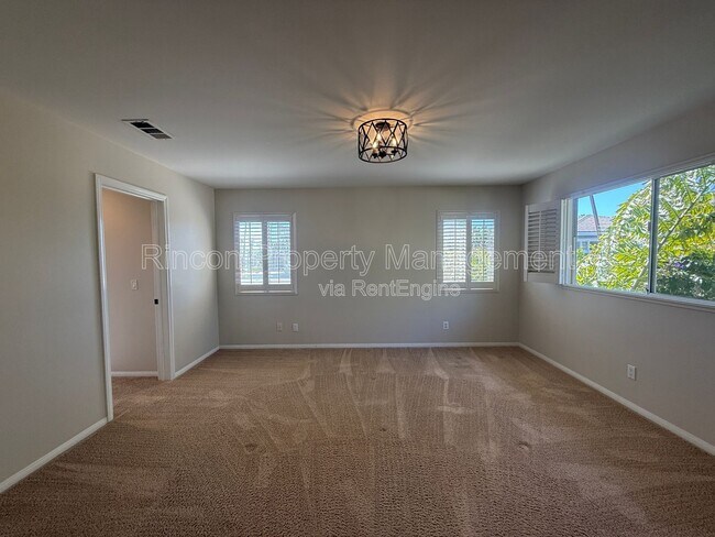 Building Photo - 2462 Pierpont Blvd