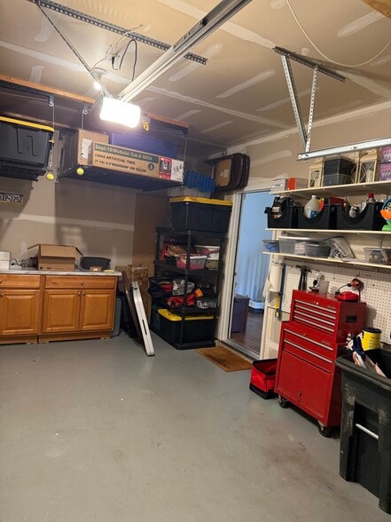 Building Photo - 423 Marion Rd