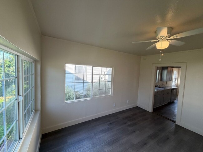 Building Photo - Bungalow nestled in East Sacramento!