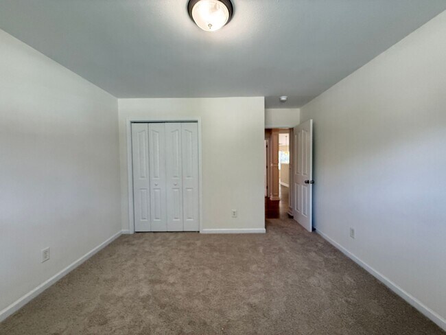 Building Photo - 1040 Treble Ct