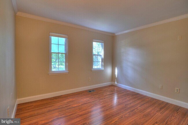 Building Photo - 2405 Earlsgate Ct