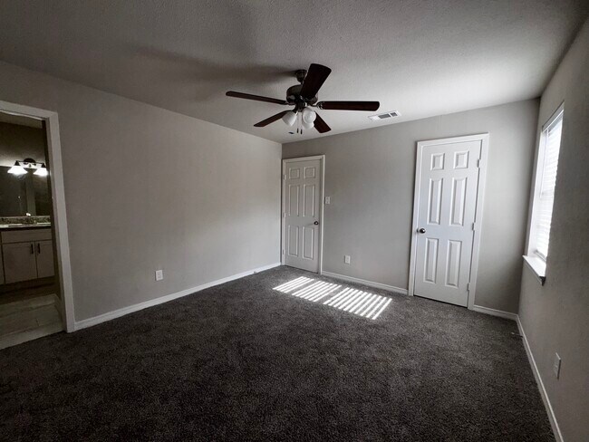 Building Photo - 1311 Alpine Dr