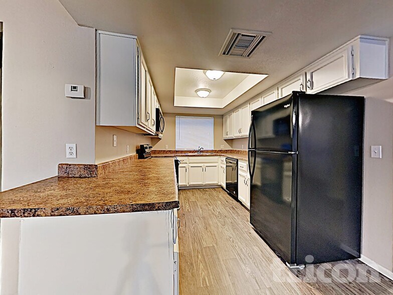 Building Photo - 3921 W Rue De Lamour Ave