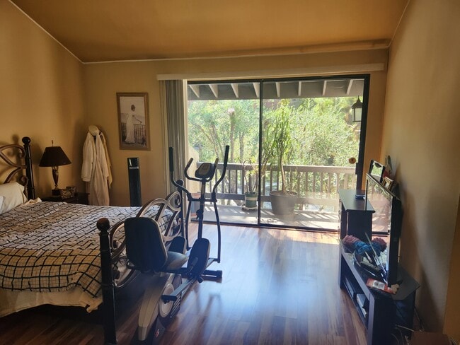 Building Photo - 21801 Burbank Blvd