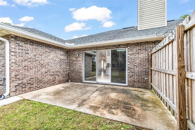 Building Photo - 115 Brunswick Ln