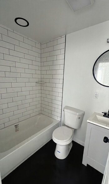 Rear unit - 1132 W 8th St