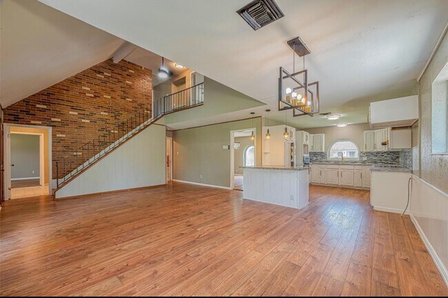 Building Photo - 10902 Sagevale Ln