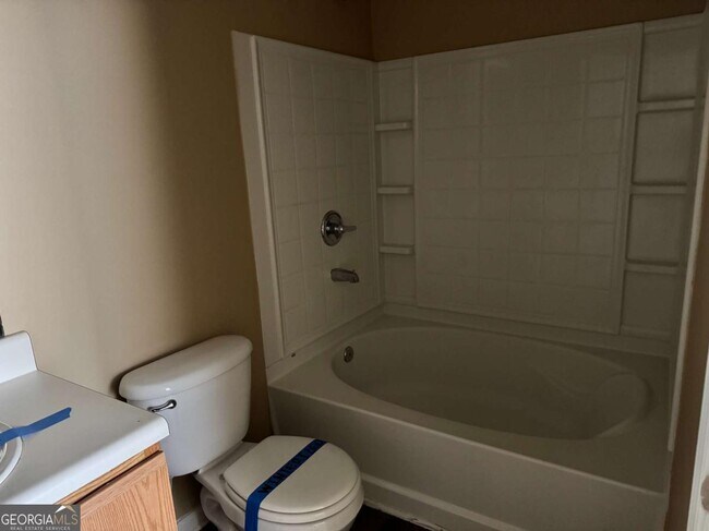 Building Photo - 3203 Fairington Ridge Cir