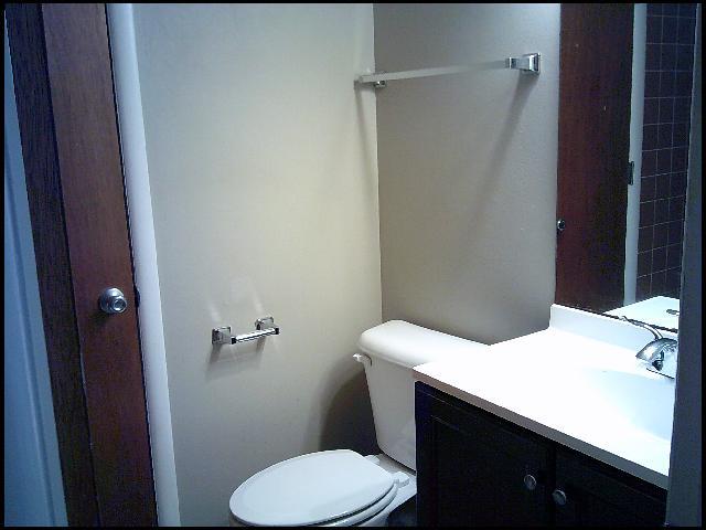 Building Photo - 303 Brookside Dr