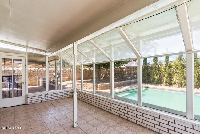 Building Photo - 10325 Cardigan Dr