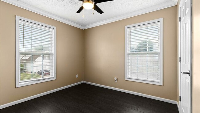 Building Photo - 406 Leawood Cir