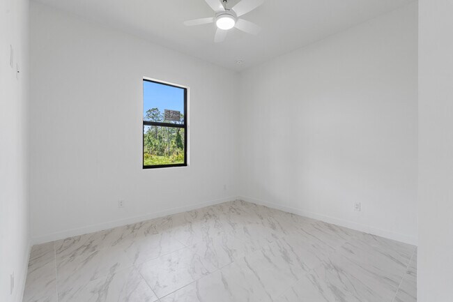 Building Photo - 710 Eisenhower Blvd