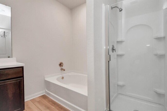 Building Photo - 424 Maple Fawn Dr