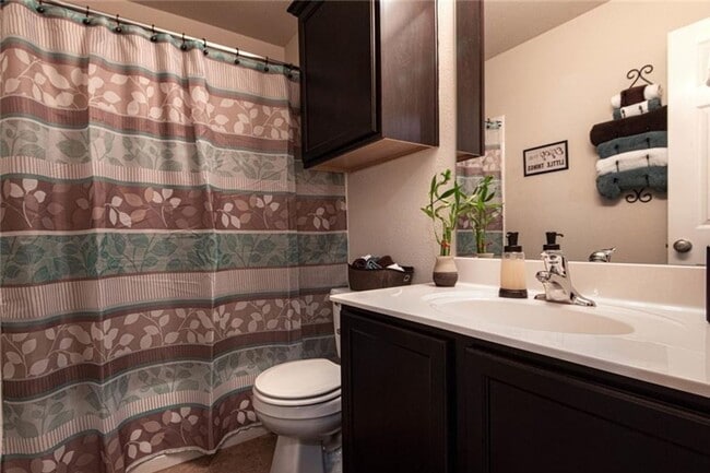 Building Photo - 3-bedroom 2-bathroom home located in Yowell Ranch! HOUSING ACCEPTED!