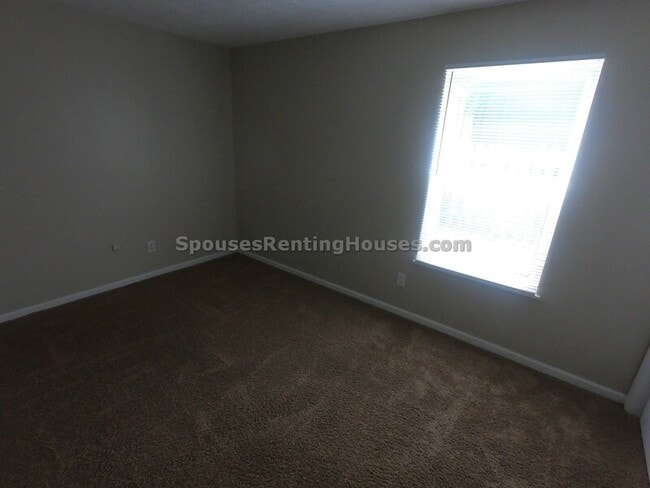 Building Photo - 7648 Camberwood Dr