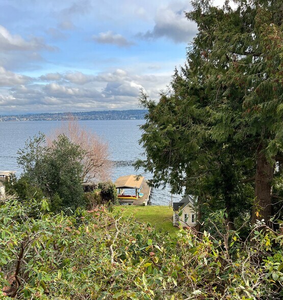 Building Photo - 4400 55th Ave NE