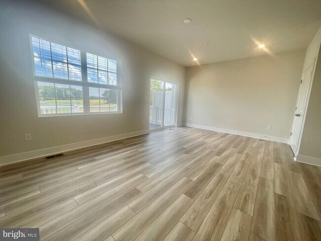 Building Photo - 2264 Marcy Dr