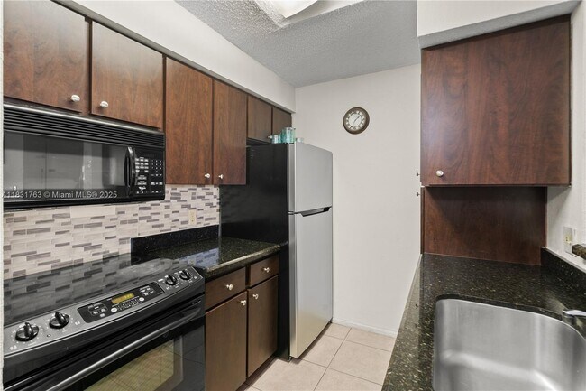 Building Photo - 2866 S University Dr