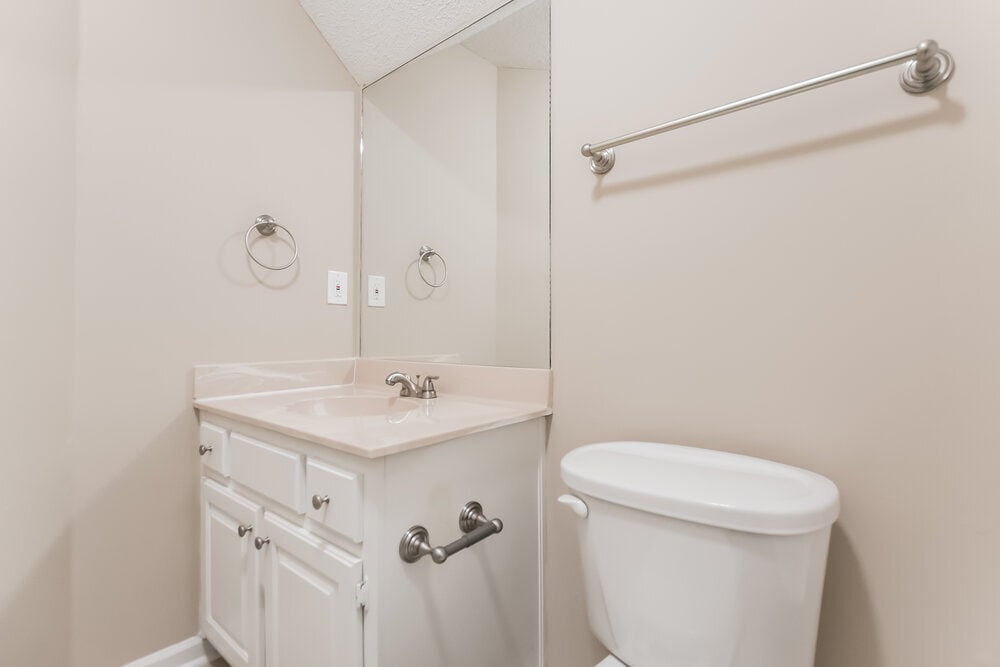Building Photo - 3539 Pine Grove Dr