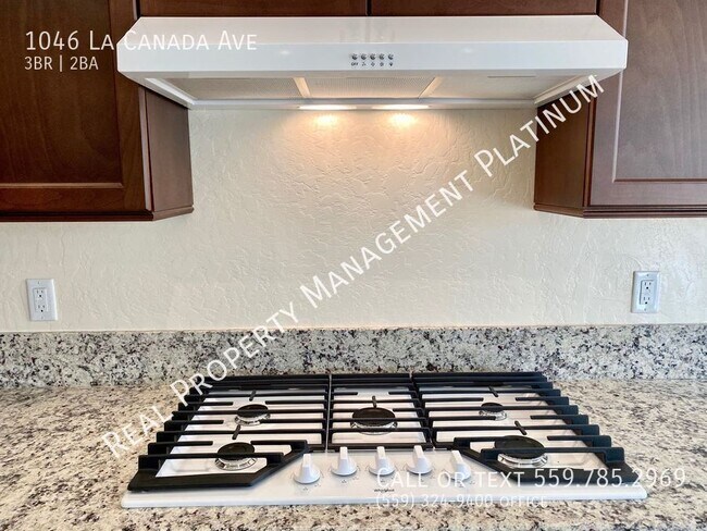 Building Photo - 1046 La Canada Ave