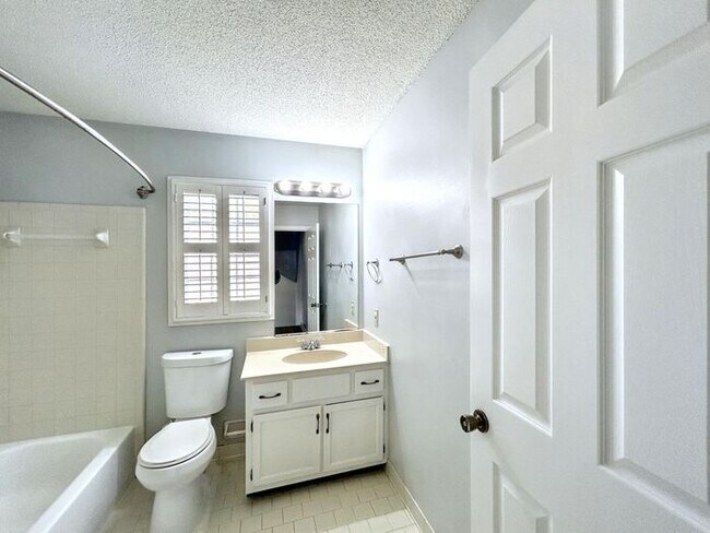 Building Photo - 1474 Wood Trail Cir