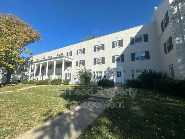 Building Photo - 6401 Brookside Rd