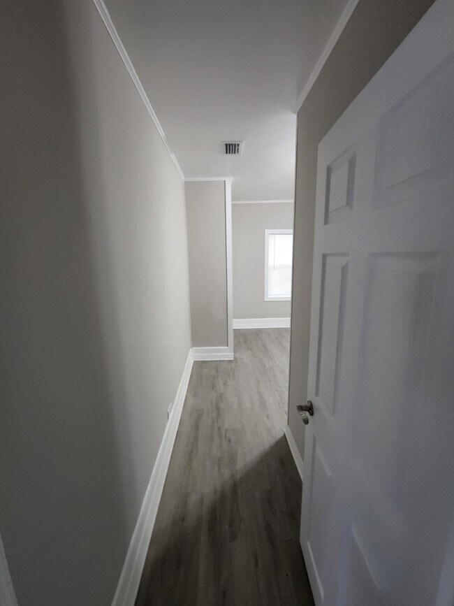 Building Photo - 602 NW 1st Ave