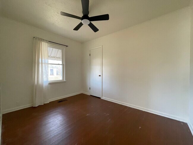 Building Photo - 404 N Atlanta St