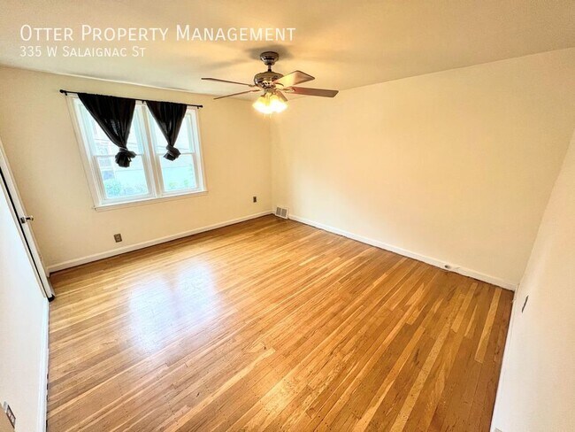 Building Photo - 335 Salaignac St