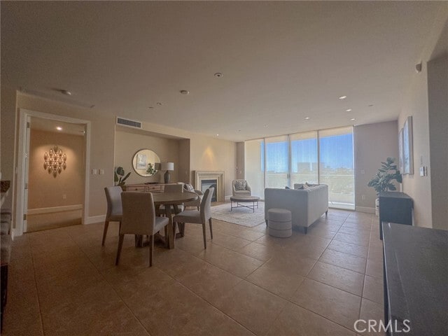 Building Photo - 5068 Scholarship