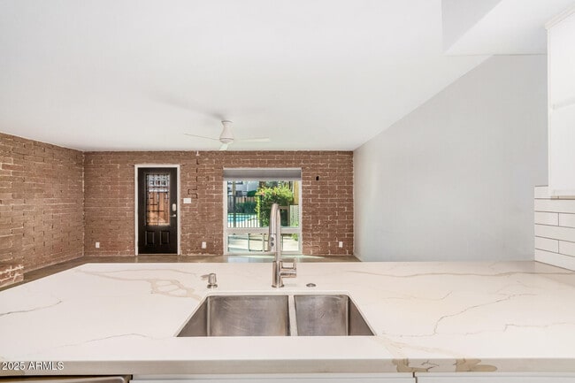 Building Photo - 7401 E Northland Dr