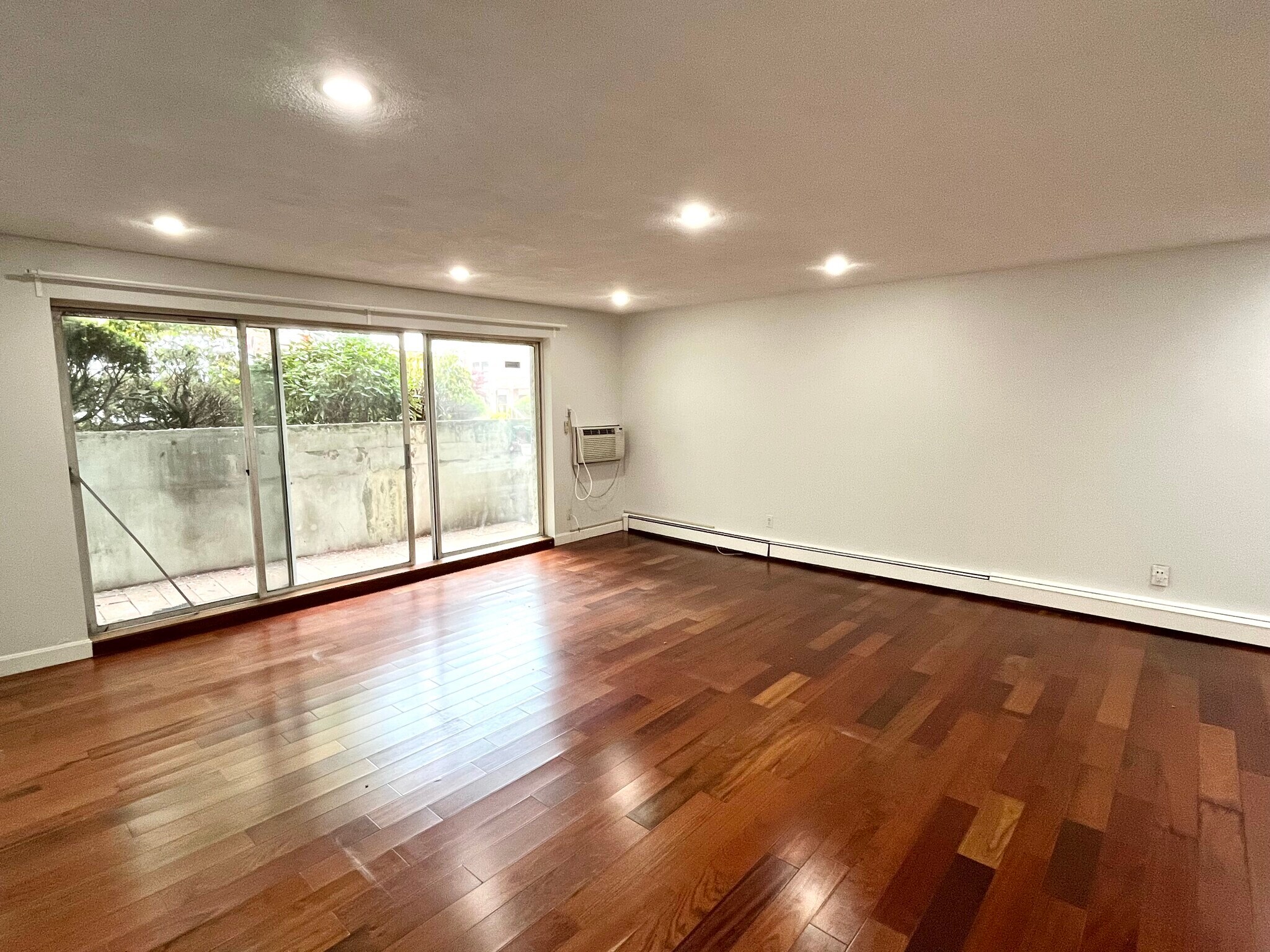 Building Photo - 383 Langley Rd