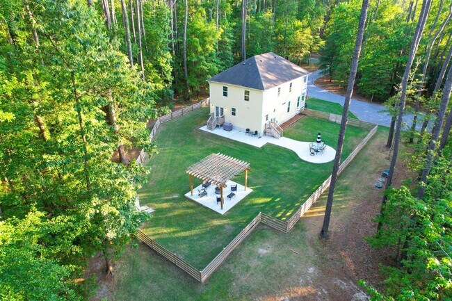Building Photo - 4 Bedroom, 2.5 Bathroom Home in The Refuge at Ravenel - Ravenel