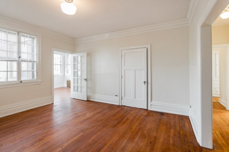 Building Photo - 127 Seward Ave