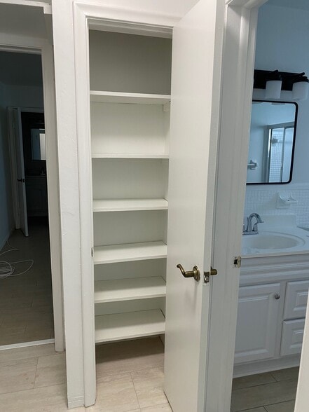 Linen Closet - 4117 Van Buren St