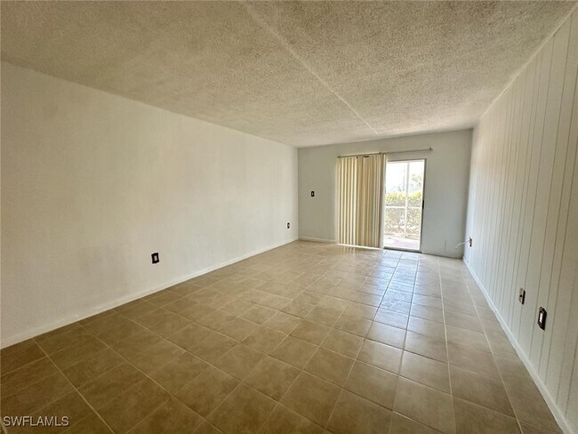 Building Photo - 1849 Maravilla Ave