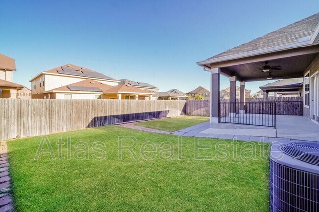 Building Photo - 4711 Montrose Wood