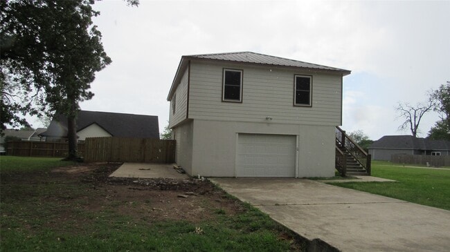 Building Photo - 365 Deep Woods Ln