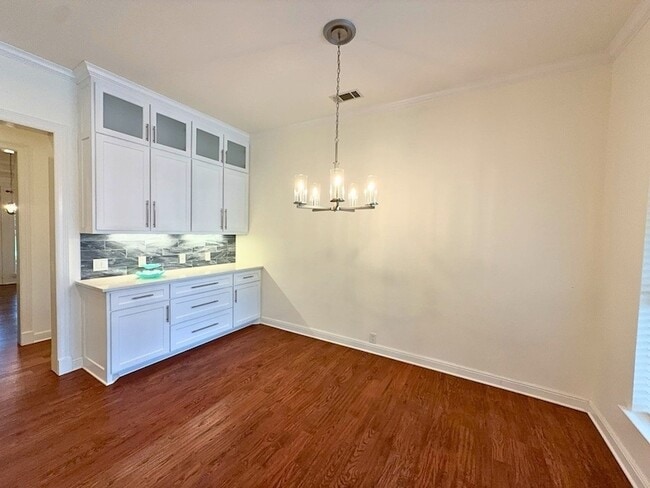 Building Photo - 1205 Golden Gate Dr