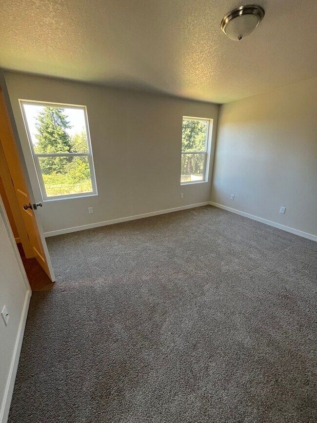 Building Photo - New Home in the Desirable Millican Creek D...