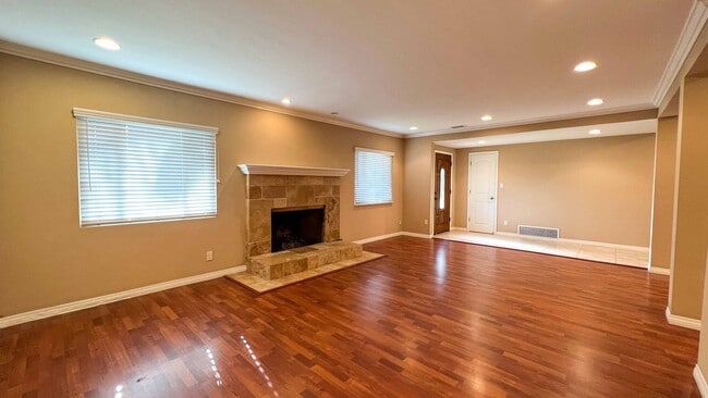 Building Photo - 3 Bdrm Detached Haome Available In Sought After La Mesa Neighborhood