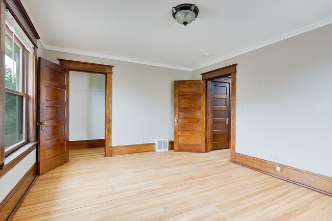 Bedroom 3 - 519 Humboldt Ave