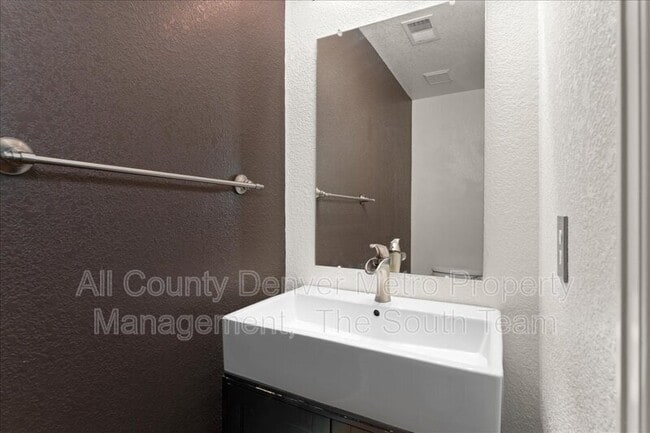 Building Photo - 9811 Marmot Ridge Cir
