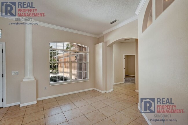 Building Photo - 652 Planters Manor Way