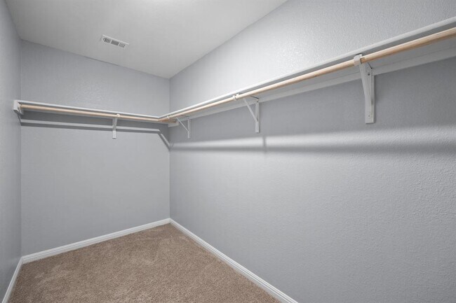 Building Photo - 320 Bell Rings Dr