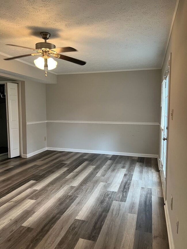 Building Photo - 365 Deputy Ln