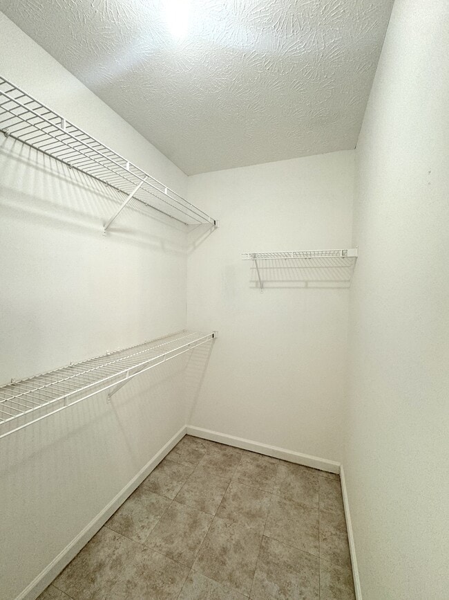 Building Photo - 1116 Venice Cir