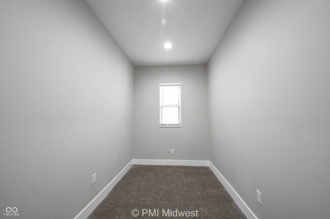 Building Photo - 2060 N Delaware St