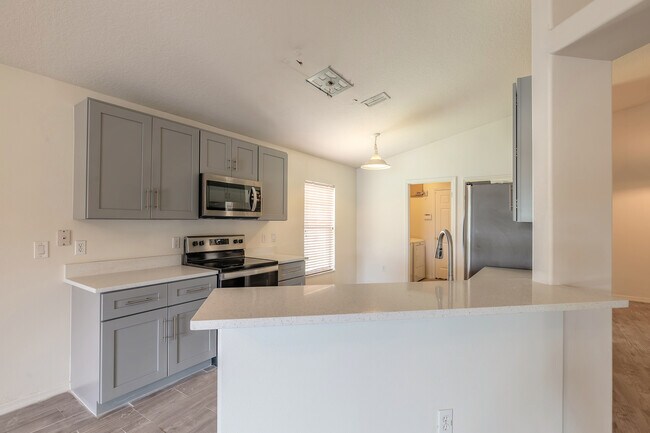 Building Photo - 109 Blue Daze Cir